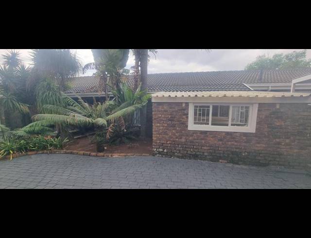 4 BEDROOM HOUSE FOR SALE IN ROOIHUISKRAAL